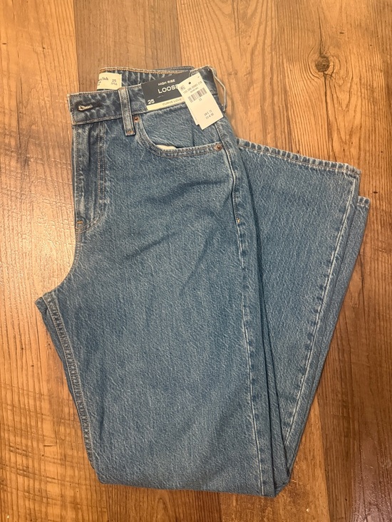 Abercrombie & Fitch Denim - Abercrombie & Fitch Women's Loose Straight-Leg Jeans in Light Blue Denim